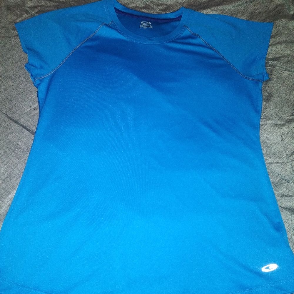 Champion semi fitted workout shirt